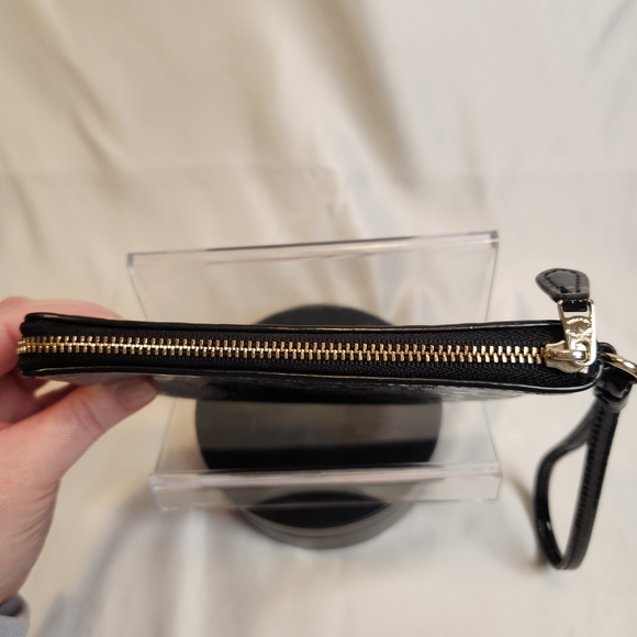 Coach Corner Zip Wristlet in Signature Debossed Patent Leather - Picture 4 of 10